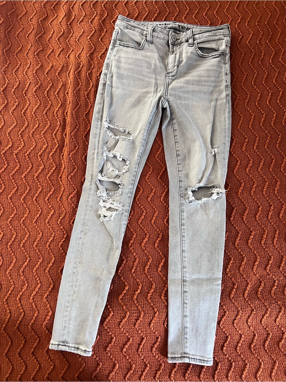 American Eagle Outfitters Light Gray Ripped Skinny Jeans